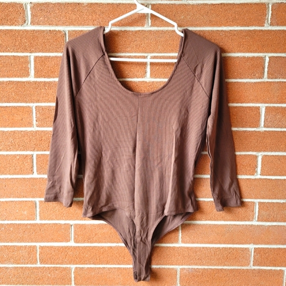 🌵2/$25🌵Select Items🌵M Ribbed Bodysuit - Banana Republic - Picture 2 of 5